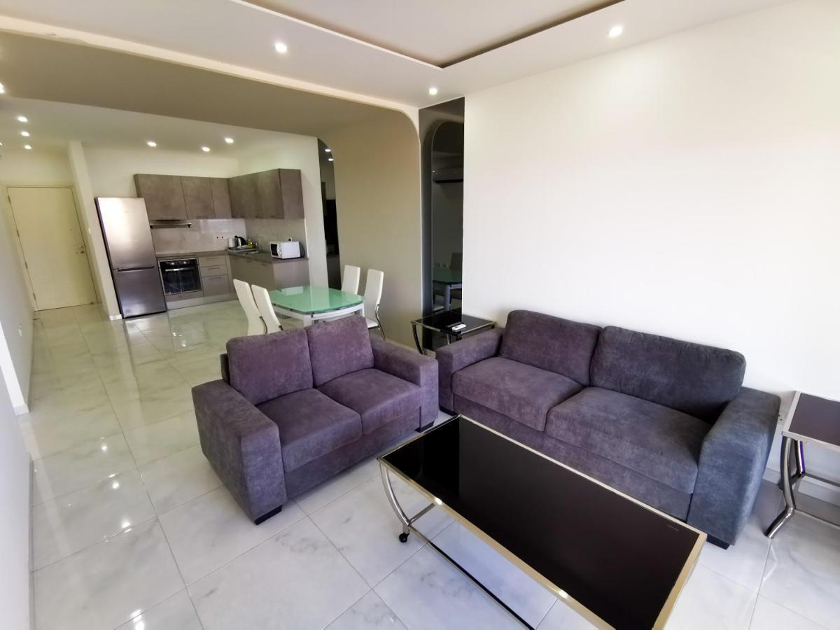Sunny Daze Seaview Apartment Ларнака Екстер'єр фото