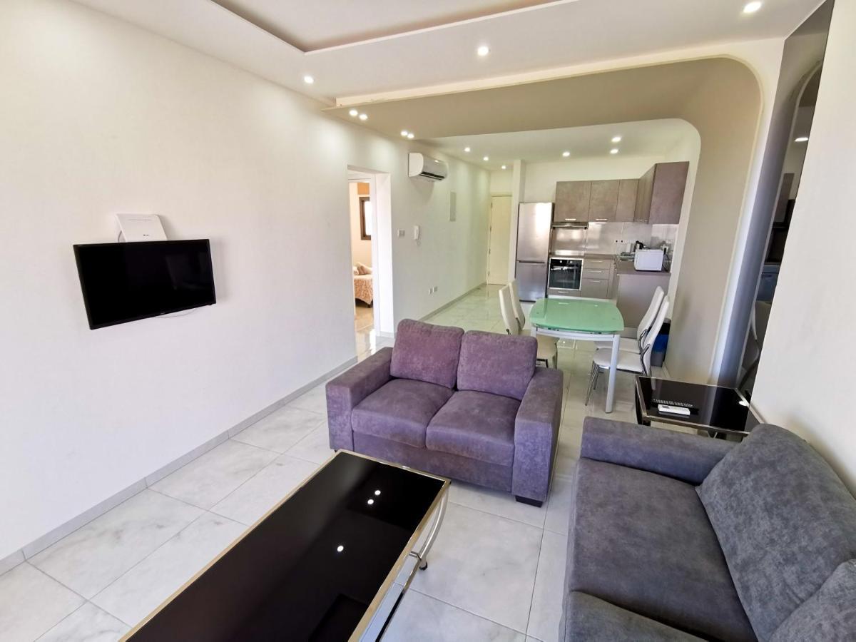 Sunny Daze Seaview Apartment Ларнака Екстер'єр фото